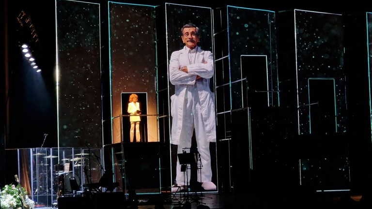 Лили Иванова пя за големия Георги Парцалев