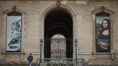 Лувърът: Всичко тече, но дали се променя?