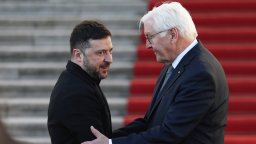 Берлин влиза в оръжеен съюз с Киев по план от 10 точки