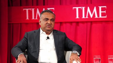 Шефът на YouTube ограничи екранното време на децата си