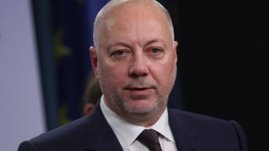 Премиерът в оставка ще участва в първата среща на върха на държавите по източния фланг