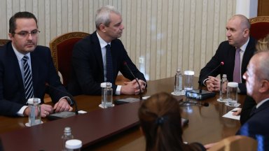 "Възраждане" на консултации при президента: Намираме се в безпрецедентна ситуация