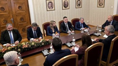 ИТН пред президента: В парламента ще се гласува само удължителният бюджет 