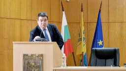 Освободиха предсрочно от поста председателя на Общинския съвет в Асеновград