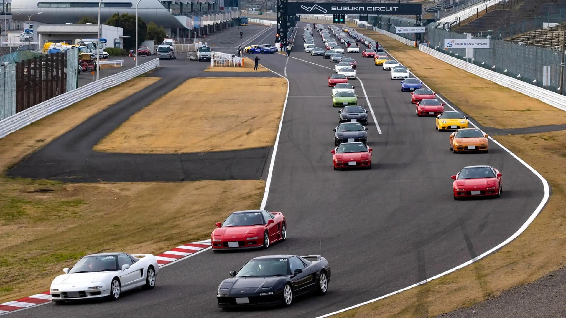 Собствениците на Honda NSX в Япония се събират на пистата "Сузука"