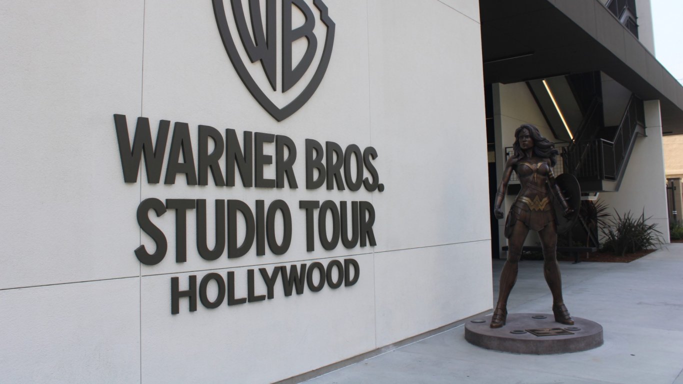 Акционерите на Warner Bros. Discovery одобриха придобиването от Paramount Global