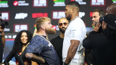 "Лицензиран да убива". Джошуа и Пол застанаха очи в очи, разликата е фрапираща