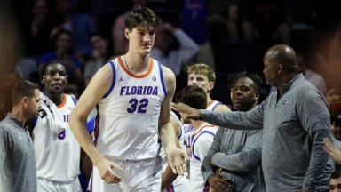 Рекорд: 236-сантиметров колежанин играе баскетбол в САЩ