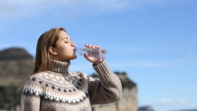Какво се случва с тялото, когато пиете топла вода с мед всяка сутрин