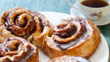 Стъпка по стъпка: Как да си приготвим апетитни канелени рулца