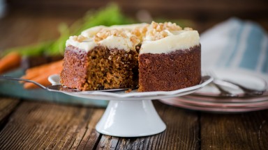 Лесна морковена торта в еърфрайър