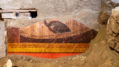 Нови фрески с изключително запазени цветове красят древна вила в Помпей