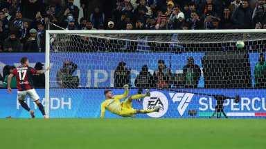Дузпи торпилириха Интер, Болоня е на финал за Суперкупата