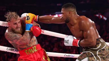 Ютубърът Джейк Пол издържа шест рунда преди да отнесе нокаут от Джошуа