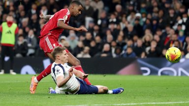 Ван дер Вен се извинил на Исак за контузията, шведът е отговорил на съобщението му