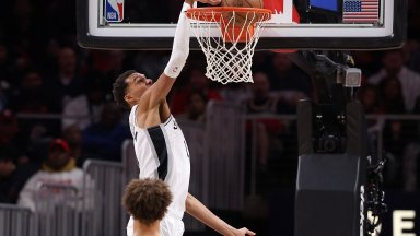 "Стената" Уемби пише история - 100 поредни мача с "чадър" в НБА