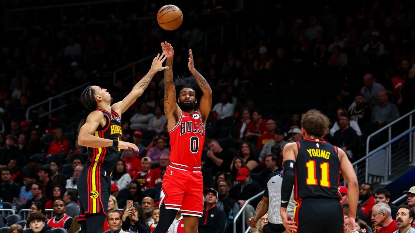 Баскетболният мач между Чикаго Булс и Атланта Хоукс на 25