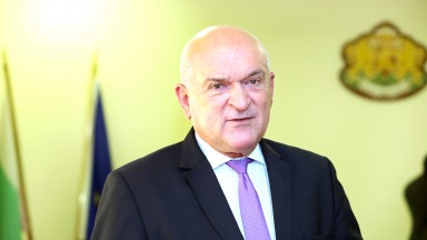 Сметната палата сви администрацията си с 10%