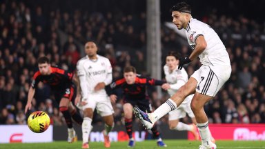 Перфектните. Мексиканец изравни Tуре, а Бербатов също е в класацията