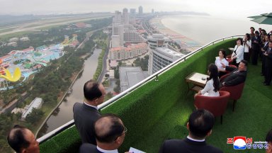 Ким откри пет луксозни хотела с дъщеря си, отчете икономически напредък на КНДР