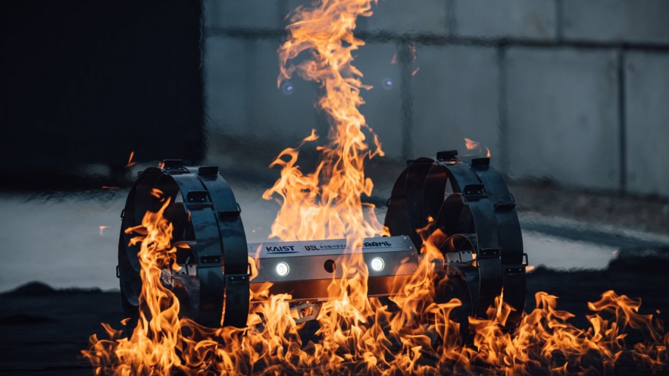 Южна Корея тества ултраиздръжлив робот за изследване на мистериозните лунни пещери