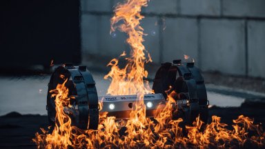 Южна Корея тества ултраиздръжлив робот за изследване на мистериозните лунни пещери