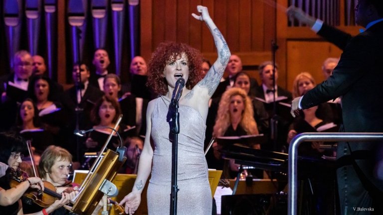 Турнето "Бяла Коледа" на Плевенската филхармония и Люси Дяковска гостува днес в София