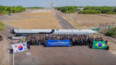 Първата частна ракета на Южна Корея се разби 30 секунди след изстрелването 