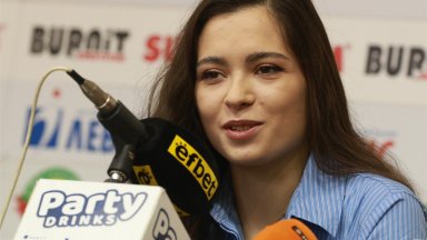 Заради разцеплението в шахмата: Европейската ни шампионка обмисля да премине под чужд флаг