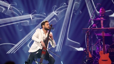 От Рики Мартин до Чайковски в концерта на Хаусер, аплодиран от повече от осем хиляди почитатели