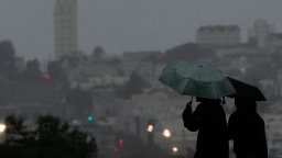 Лос Анджелис посреща Коледа с извънредно положение заради проливни дъждове