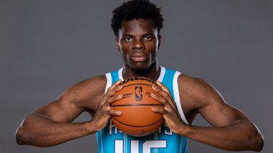 Полемика в САЩ: Вълна от професионалисти залива колежанския баскетбол