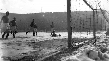 Последният коледен мач. Преди 60 години в Англия приключи една традиция