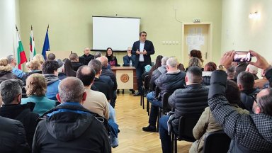 Асен Василев: Докато страната се управлява по телефона, няма да бъде нормална