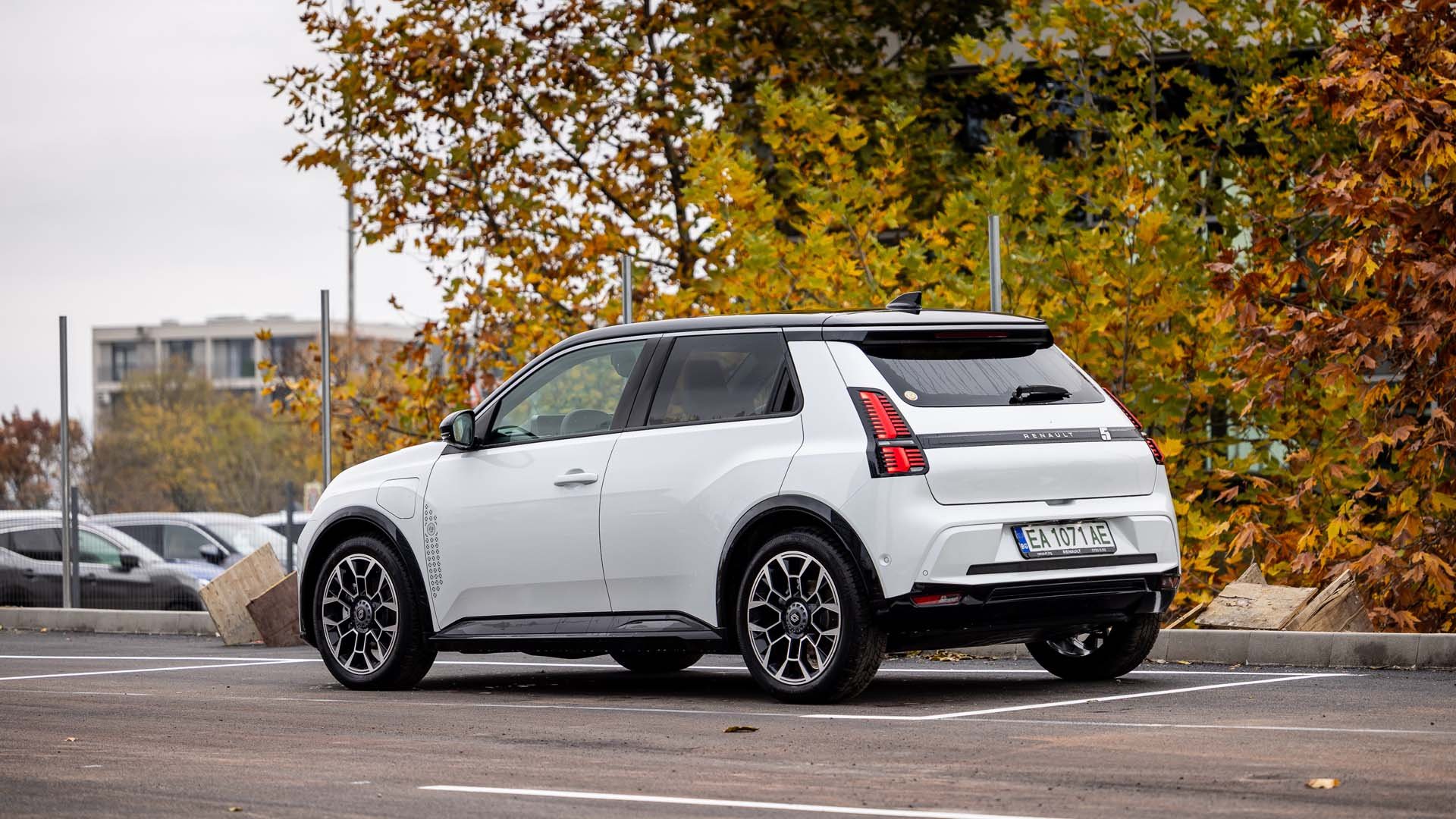 Renault 5 E-Tech electric Roland-Garros