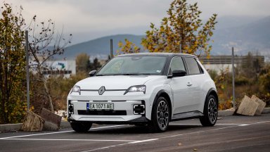 Това Renault 5 е вдъхновено от турнира по тенис „Ролан Гарос“