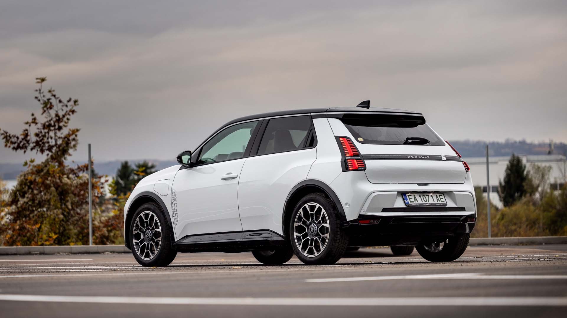 Renault 5 E-Tech electric Roland-Garros