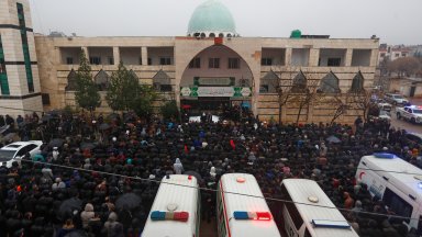 Протести и сблъсъци в Сирия след бомбена атака срещу алауитска джамия