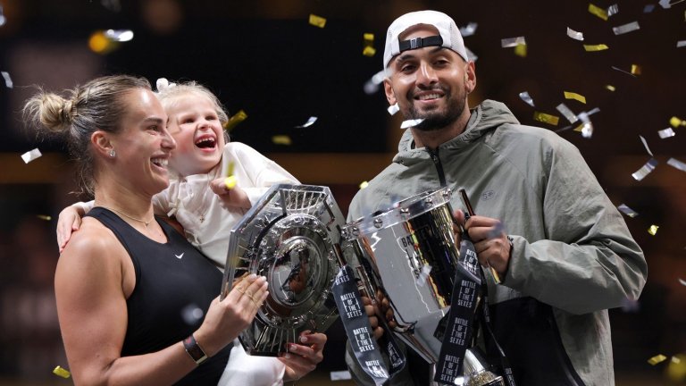 В Битката на половете: Тенис кралицата Сабаленка нямаше решение за мощта на Кирьос