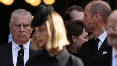 Уилям е готов за помирение с Андрю 