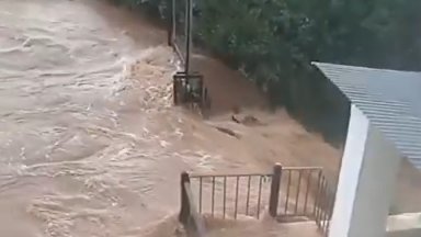 Нов потоп в Испания, има жертви и изчезнали (видео)