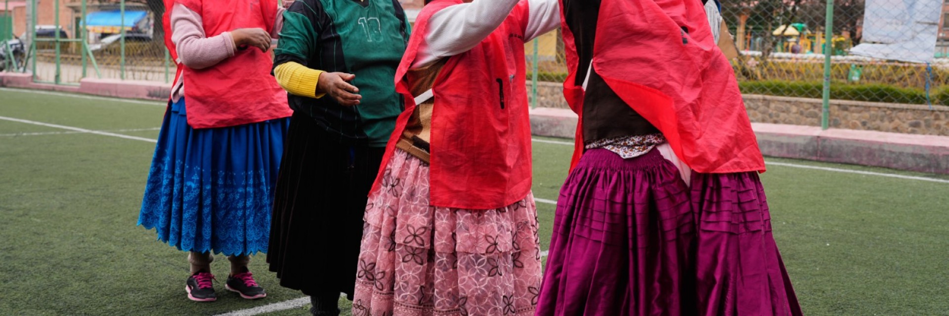 Полерата е символ на гордост и идентичност за жените от коренното население на Боливия