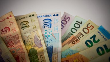България е 21-вият член на еврозоната, еврото заменя лева като национална валута