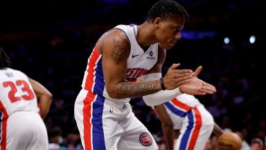 Детройт прегази Лейкърс в неговата зала и помрачи 41-вия рожден ден на ЛеБрон