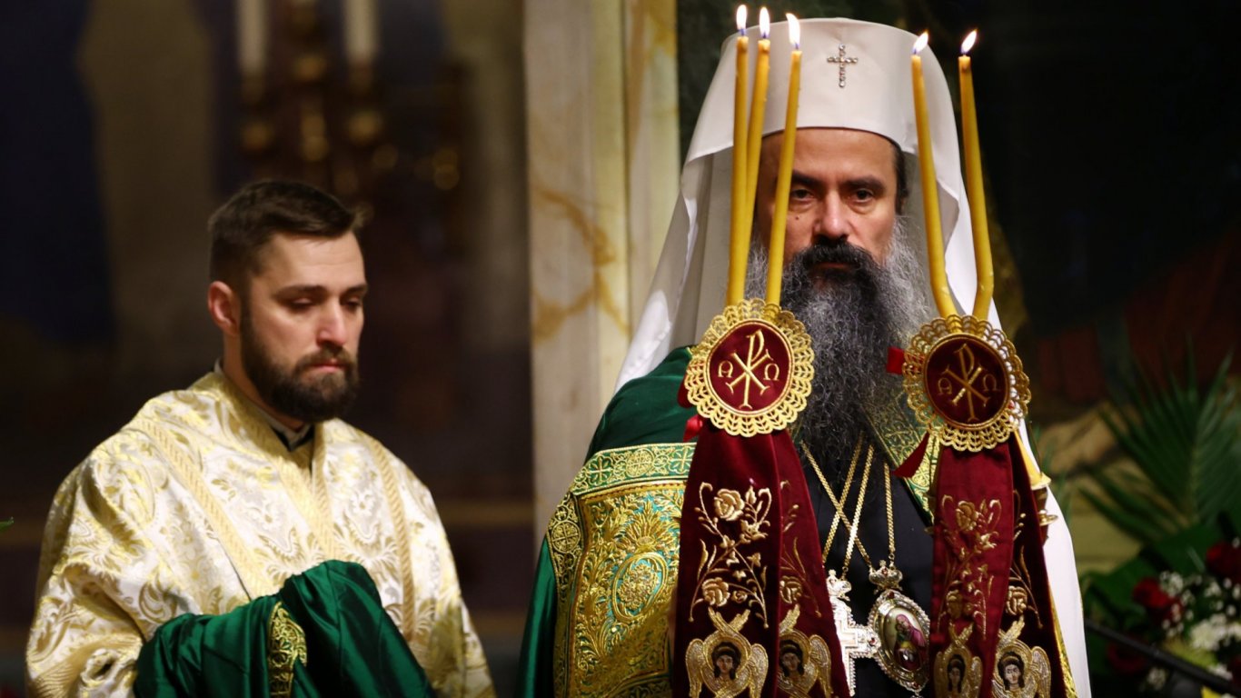 Празнична благословия: Патриархът ни пожела свобода, за да избираме бъдещето си (видео)