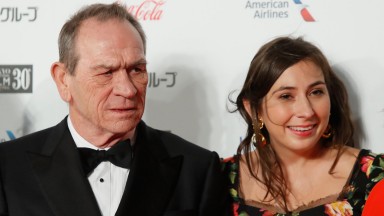 Дъщерята на Томи Лий Джоунс е открита мъртва в хотел