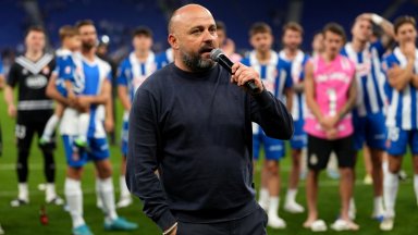 "Точно вие не ни поучавайте". Треньорът на Еспаньол припомни "случая Фиго" преди дербито с Барса