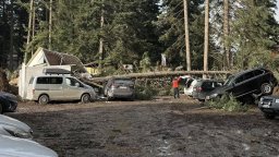 Предупреждение за ураганен вятър в планините