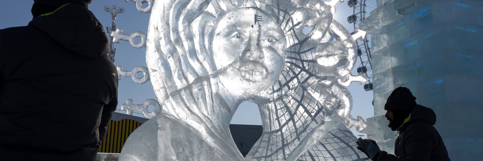 Фестивалът на ледените скулптури преобразява китайския град Харбин (снимки)