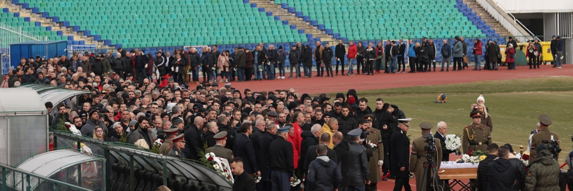 Хиляди се преклониха пред легендата Димитър Пенев (галерия)
